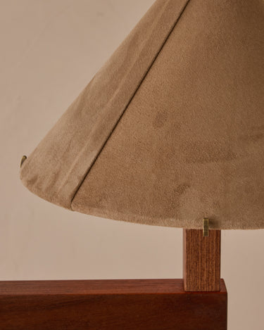 #wood-finish_walnut #shade-color_beige