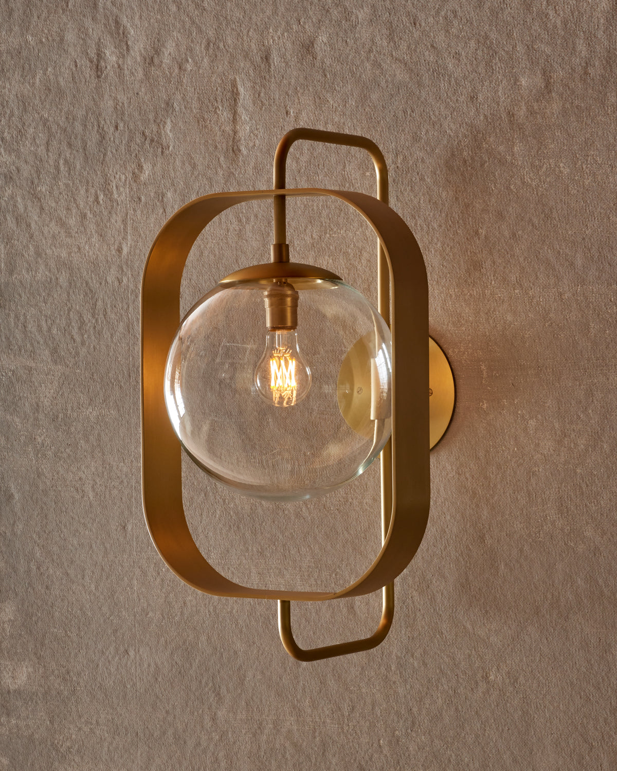 OLIVIA SCONCE